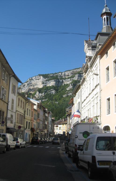 Home Nantua Studio Meubles Ain-Jura Dış mekan fotoğraf